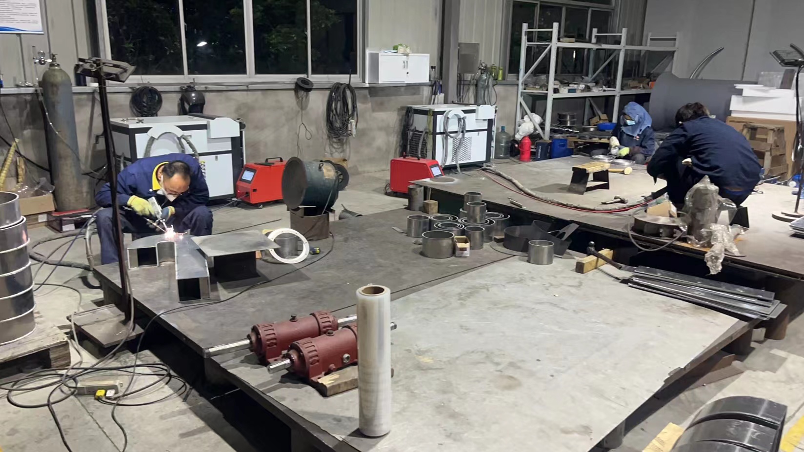 公司華北辦喜接12條船的鋁質汽水分離百葉窗大單(圖3) 4b64b893d3bb8b59e89008354097c65.jpg