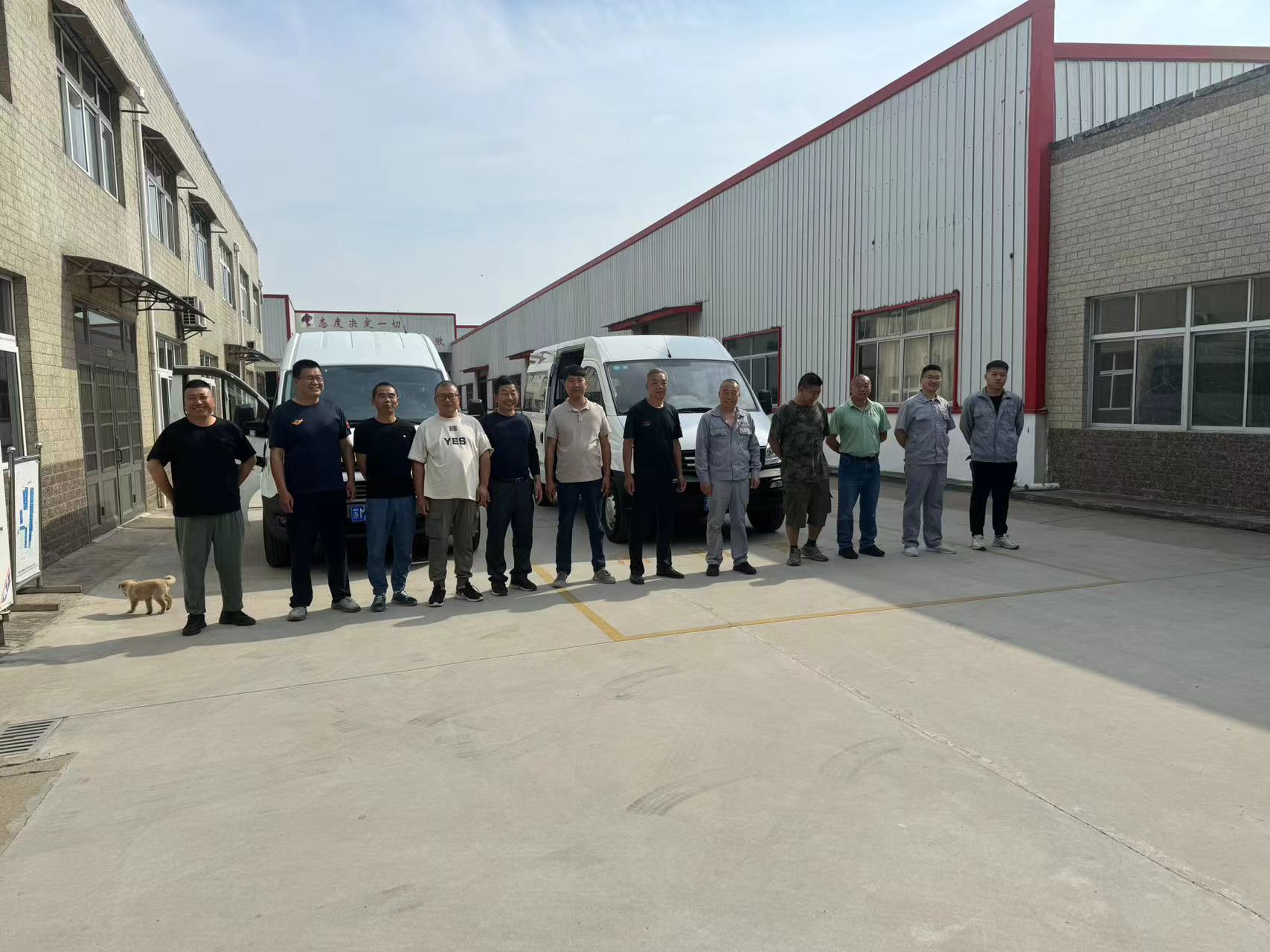 炎熱夏季到了，工程部進(jìn)入大忙時(shí)節(jié)