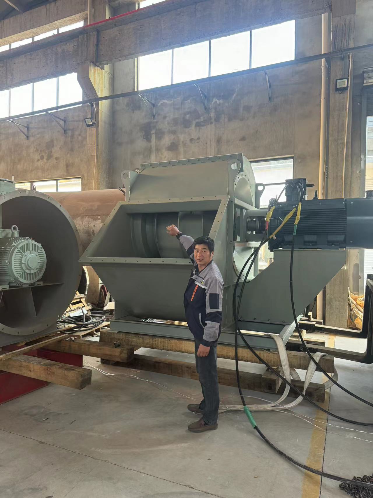 公司23萬(wàn)風(fēng)量 200kw的船用防爆風(fēng)機(jī)試機(jī)成功